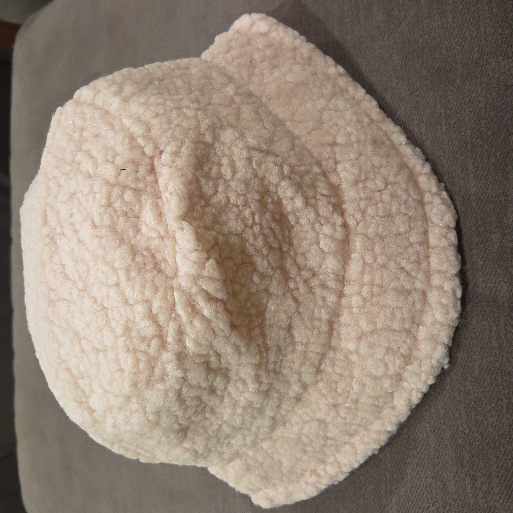8 Other Reasons Ivory Sherpa Bucket Hat NIP - Picture 5 of 7
